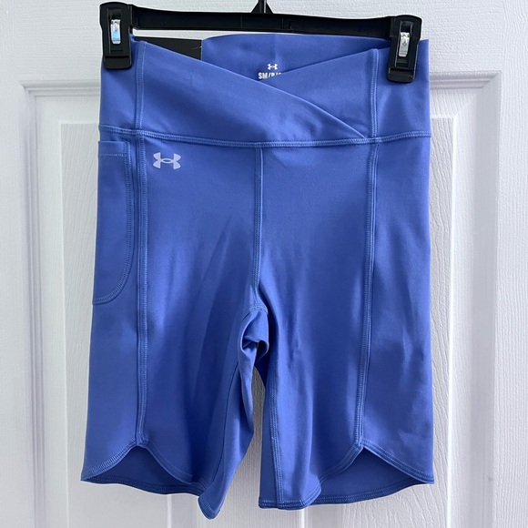 Under Armour Pants - Women’s Motion Crossover Bike Shorts -Under Armour